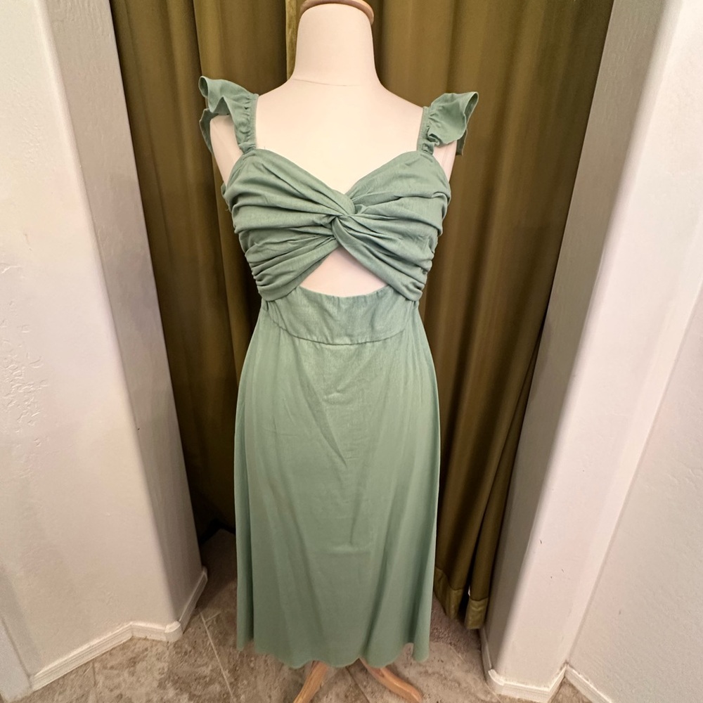 Trixxi Green Twist Front Midi Dress
